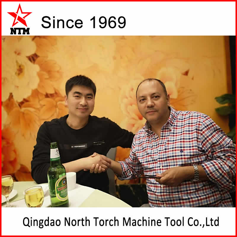 北美客戶成功定制我司CK6020數(shù)控落地車(chē)床多臺(tái)